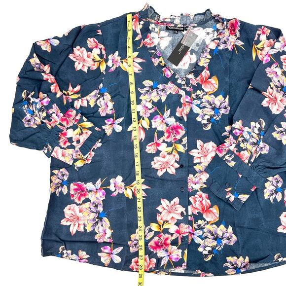Tolani Collection ruffle collar blue floral button down blouse Size 3X - Picture 9 of 11